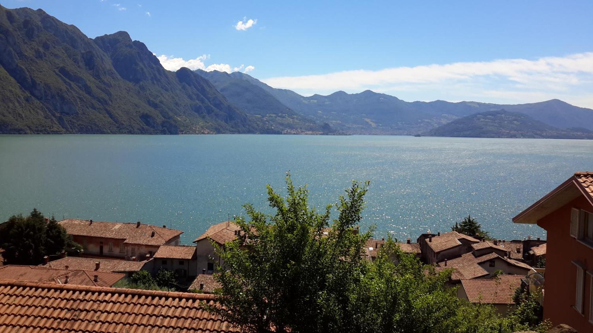 IseoLakeRental - Vacanza Romantica Riva di Solto Esterno foto