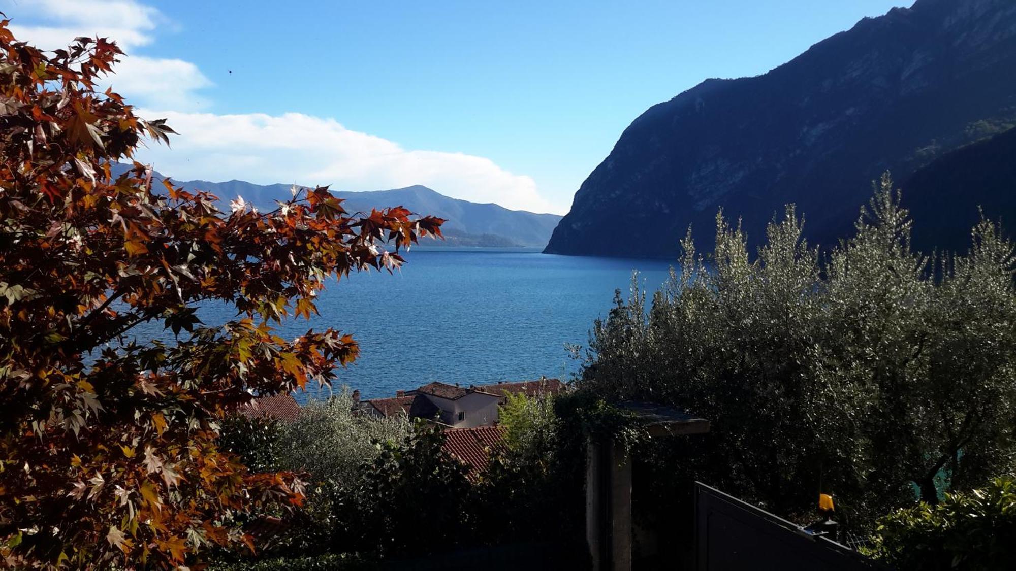 IseoLakeRental - Vacanza Romantica Riva di Solto Esterno foto